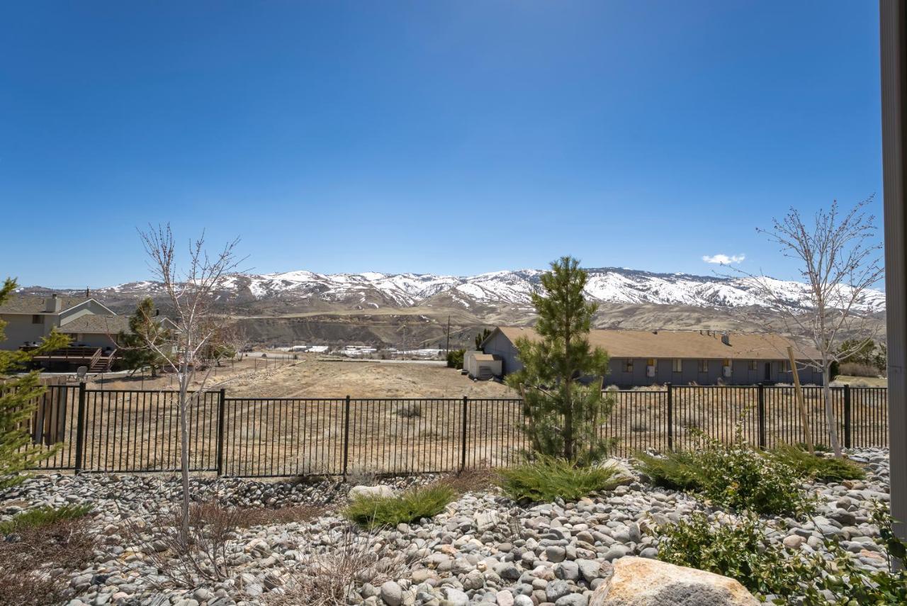Appartamento Luxury Retreat - King Beds, Hot Tub, & Pool - Family & Remote Work Friendly Reno Esterno foto