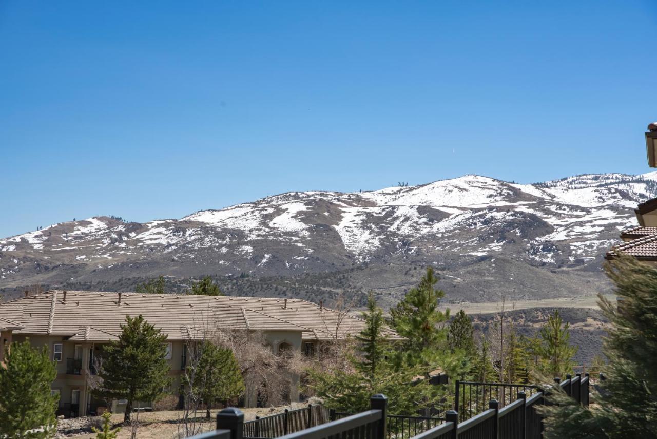 Appartamento Luxury Retreat - King Beds, Hot Tub, & Pool - Family & Remote Work Friendly Reno Esterno foto